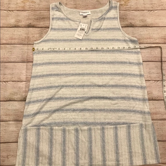 🎉Host Pick🎉 NWT Motherhood Maternity Top Size L - Picture 7 of 8